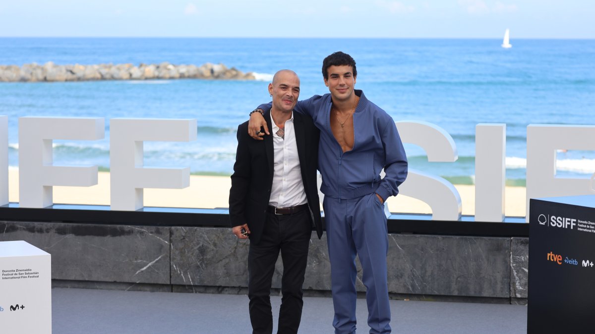 (El actor Óscar Casas junto al deportista Gervasio Deferr