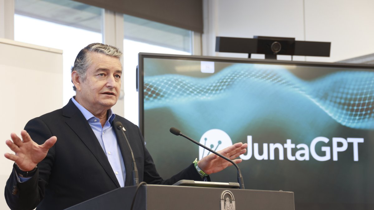 El consejero de Presidencia, Interior, Diálogo Social y Simplificación Administrativa de la Junta de Andalucía, Antonio Sanz.