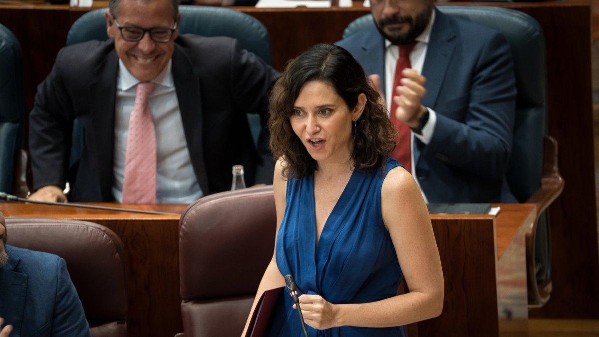 La presidenta de la Comunidad de Madrid, Isabel Díaz Ayuso, interviene en la Asamblea de Madrid