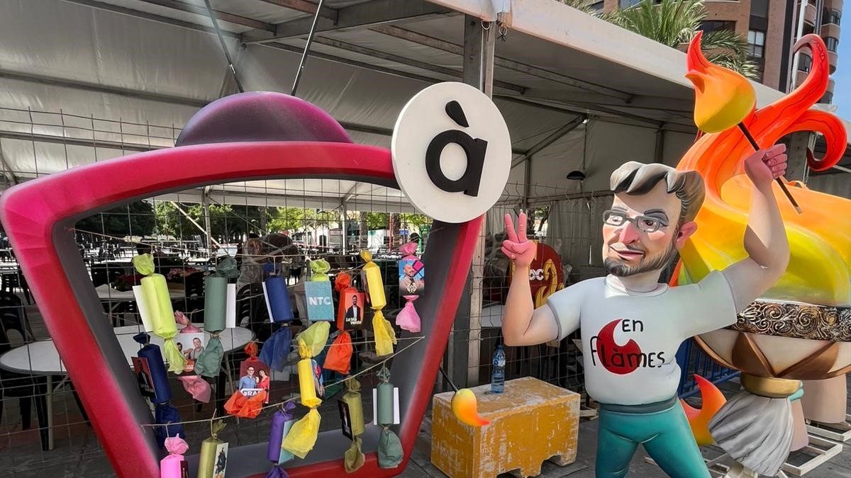 Ninot dedicado a À Punt