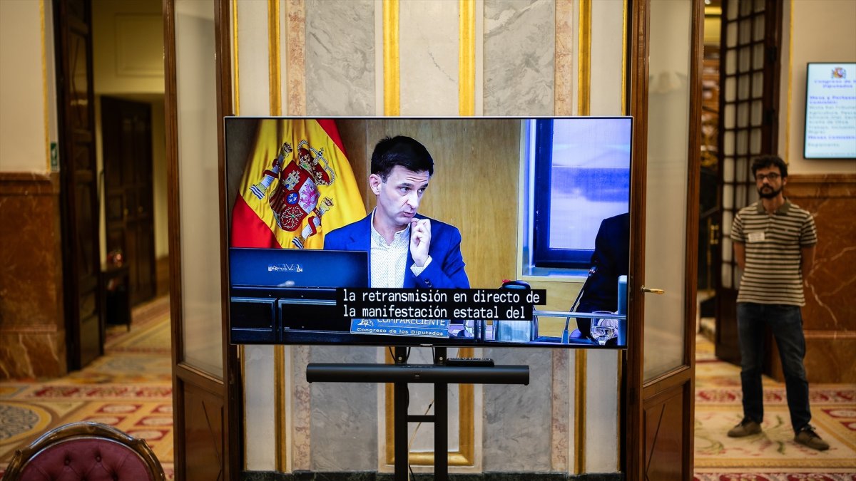 El presidente de RTVE, Pablo López, en la Comisión Parlamentaria.