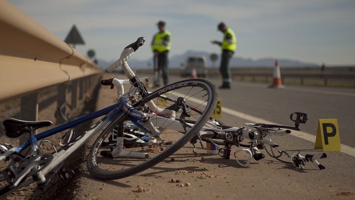 Imagen de archivo de un accidente con un ciclista.