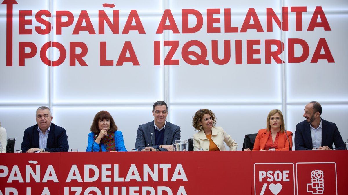 Pilar Bernabé en la reunión de la Comisión Ejecutiva Federal en la que todavía estaba Santos Cerdán como secretario de Organización.