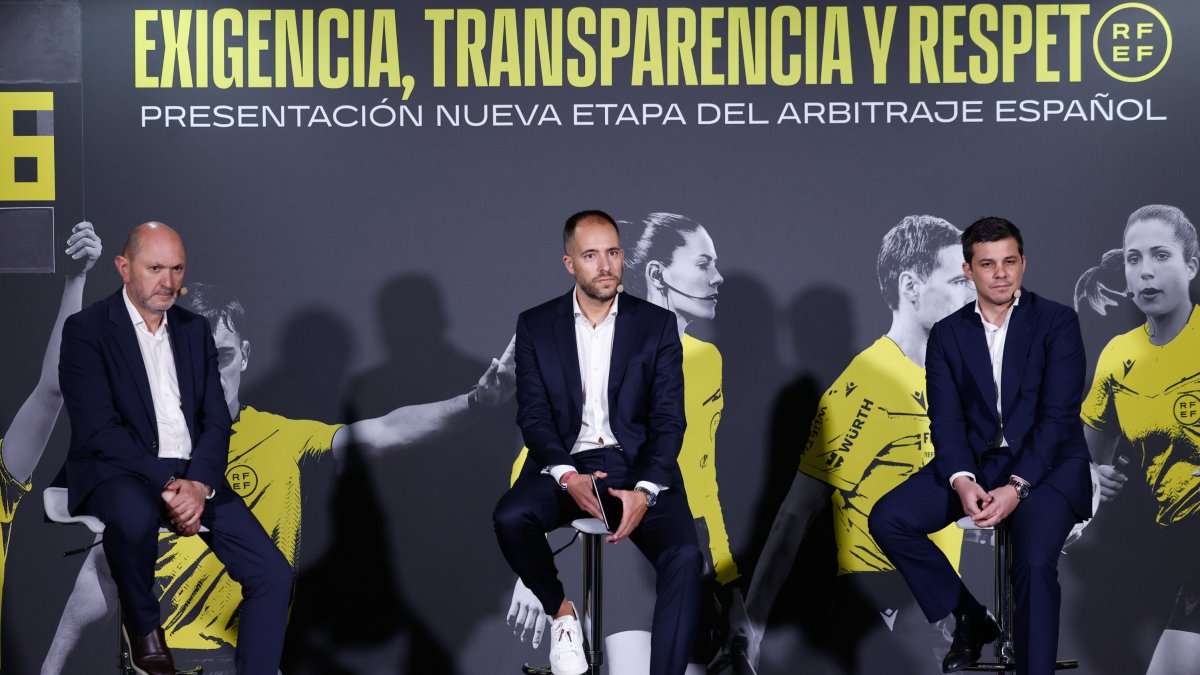 Francisco Soto, en el centro, durante su presentación como presidente del CTA