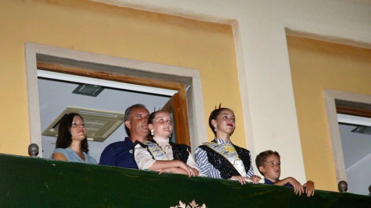 Tradicional Visca Sant Pere' en las fiestas del Grau de Castellón