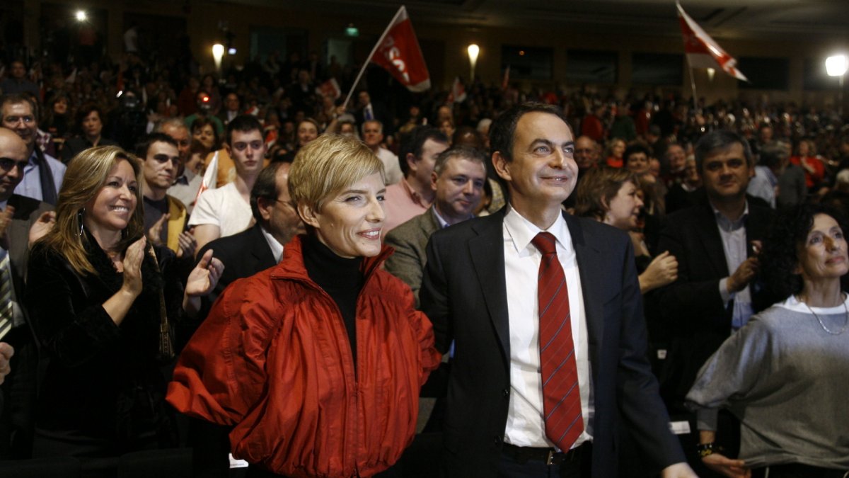 Sonsoles Espinosa y Rodríguez Zapatero en un mitin en 2008.