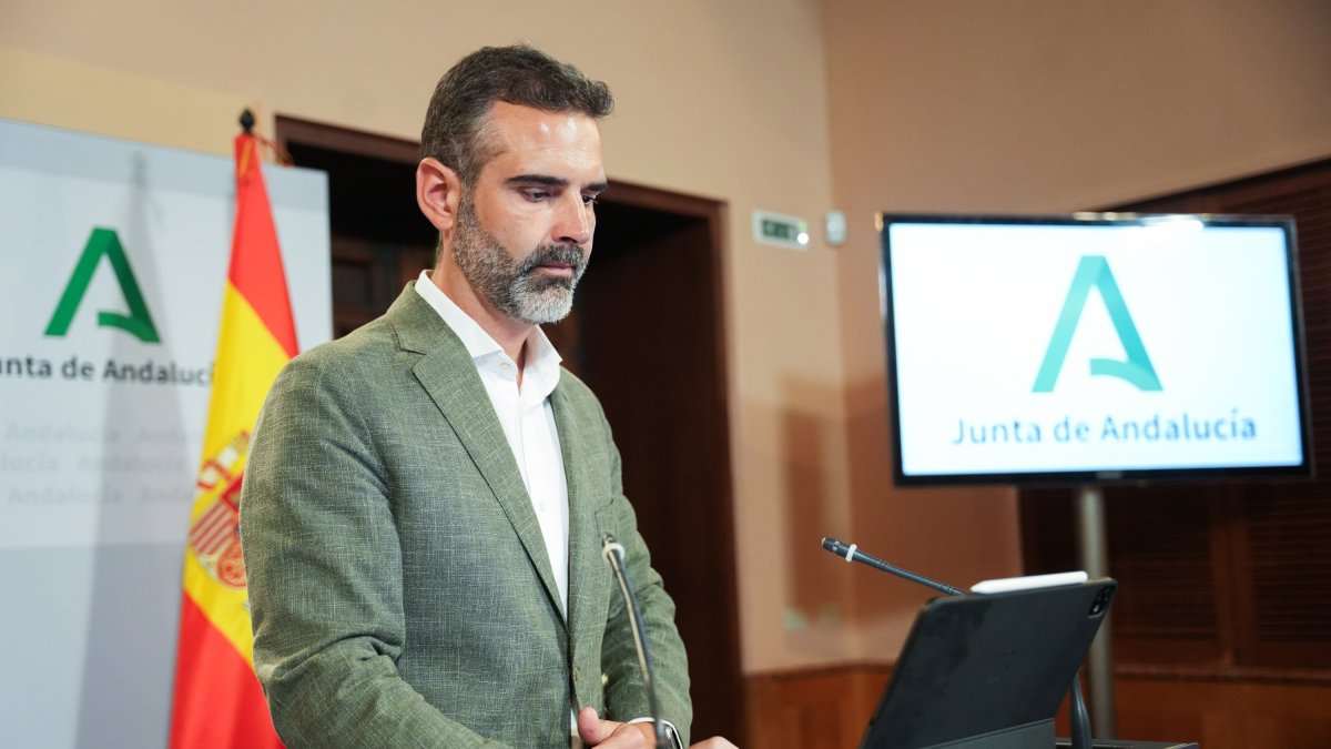 El consejero de Agricultura, Pesca, Agua y Desarrollo Rural, Ramón Fernández-Pacheco.