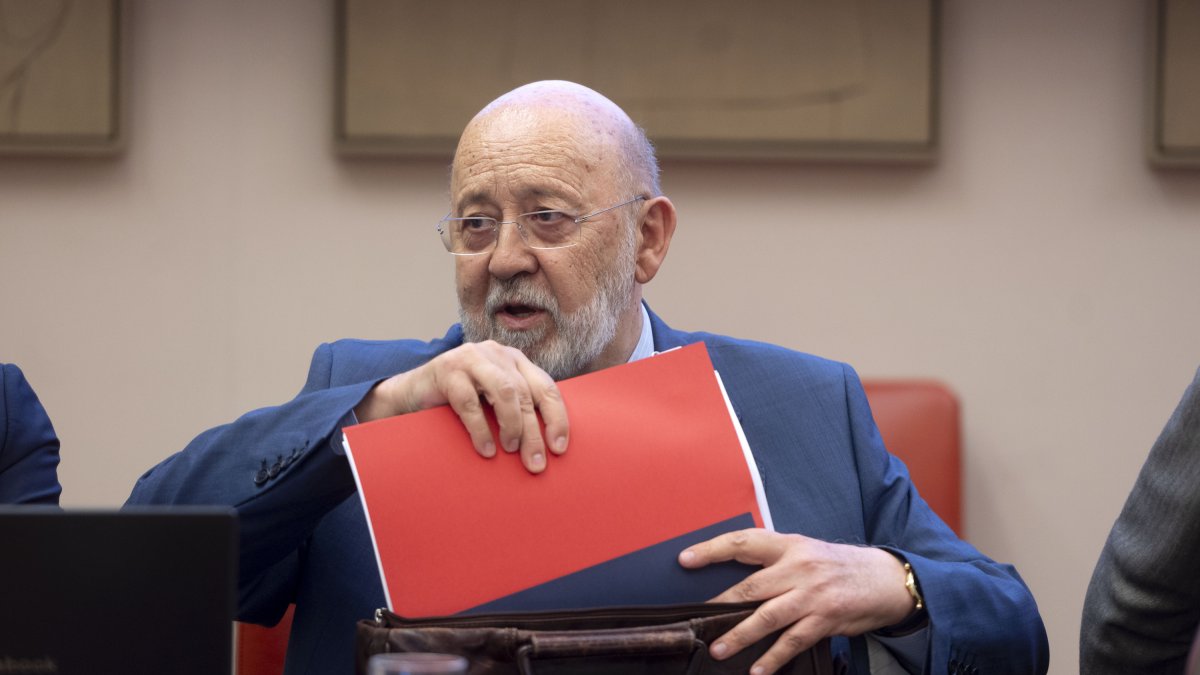 Sánchez y Tezanos llevan la manipulación al absurdo: 9 puntos saca el PSOE al PP según el CIS