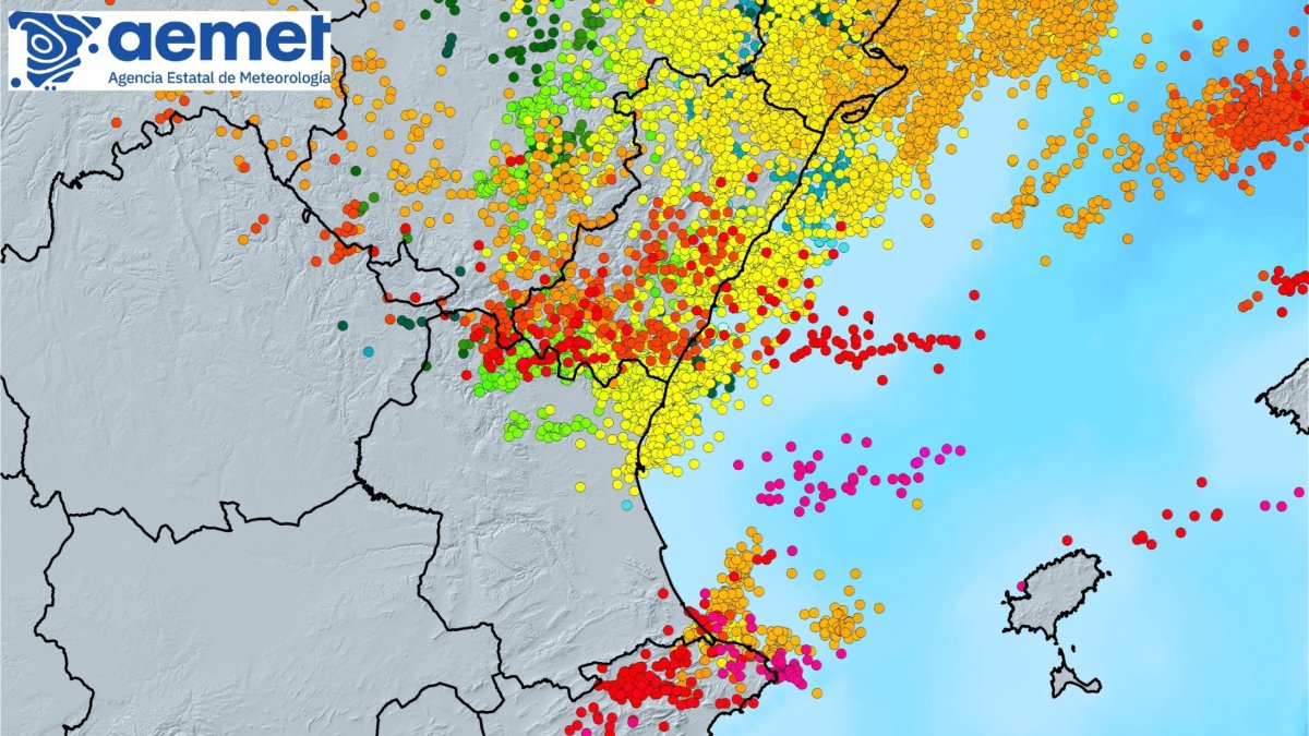 Mapa de rayos en la Comunitat Valenciana en la tormenta del 12 de julio. Imagen de AEMET