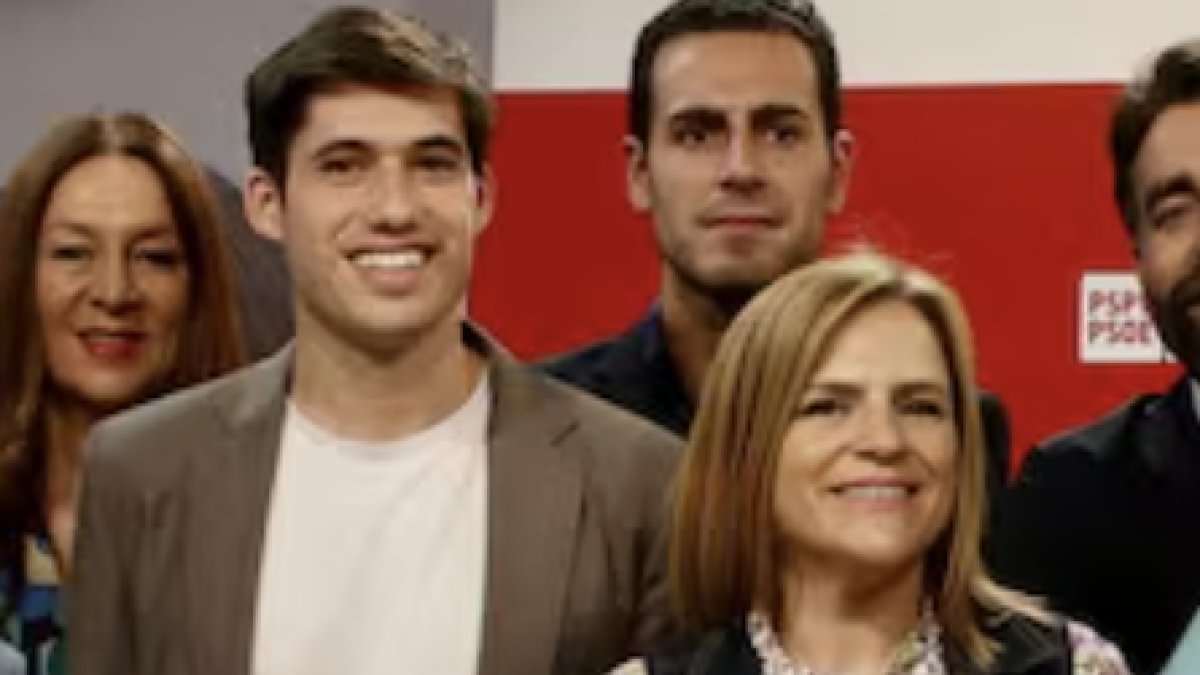 El portavoz del PSPV en Valencia, Borja Sanjuán, con Pilar Bernabé