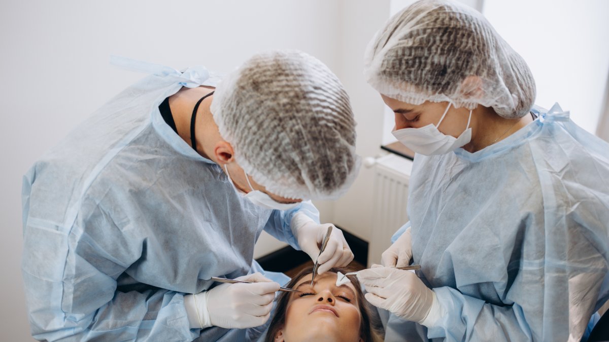 Operación cirujía plástica blefaroplastia.