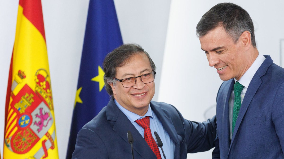 El presidente de Colombia, Gustavo Petro, y Pedro Sánchez