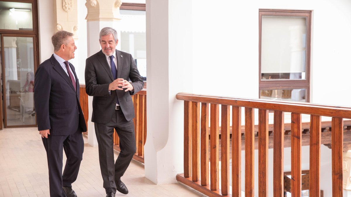 El presidente de Castilla-La Mancha, Emiliano García-Page, y el presidente de las Islas Canarias, Fernando Clavijo.