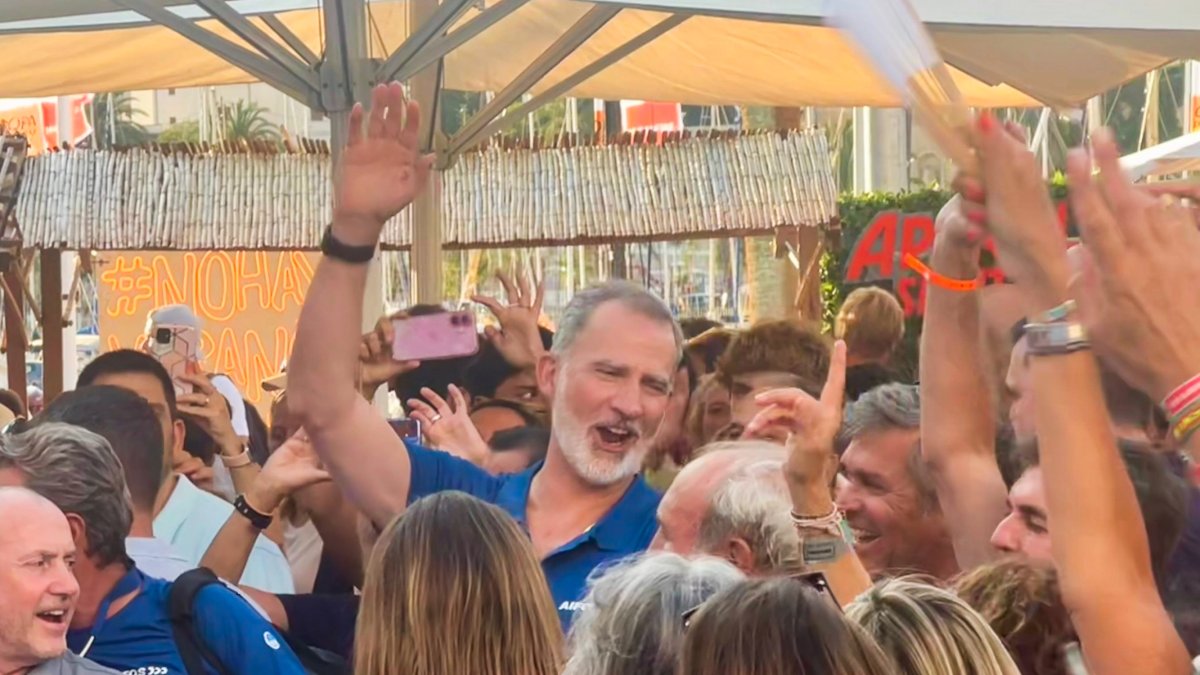 El Rey Felipe VI, durante el concierto de su amigo Jaime Anglada