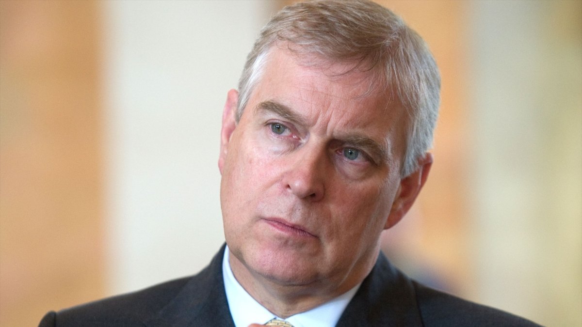 El Duque de York en el Ojo del Huracán: Nuevos Revelaciones Sobre Su Pasado y Vinculación con Jeffrey Epstein