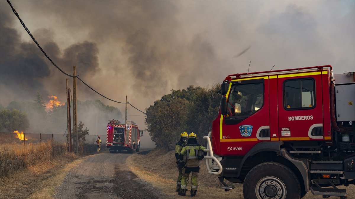 EN DIRECTO | Los incendios no cesan en España y abren una guerra política entre el PP y Sánchez