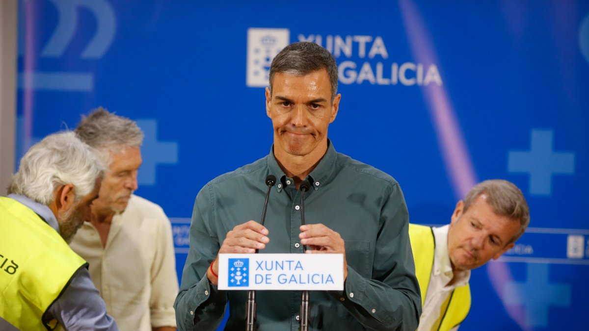 Sánchez aprovecha los incendios para intentar quemar al PP