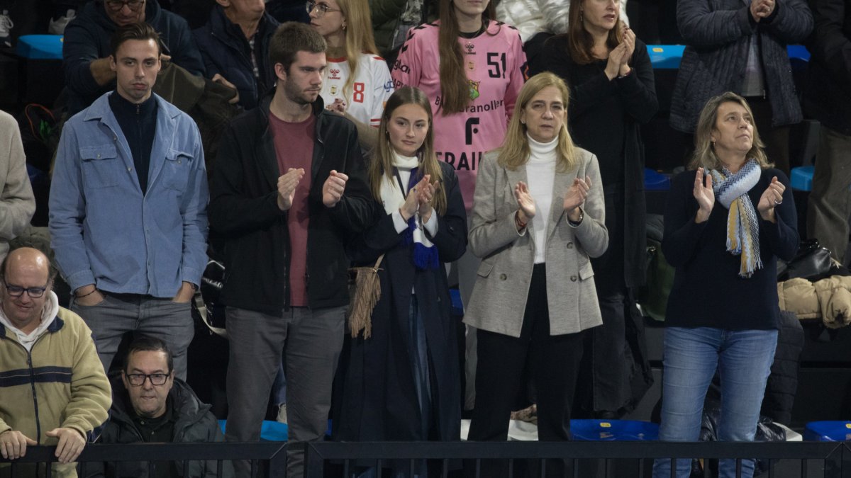 Lío en Palacio: Juan Urdangarin rompe con su novio y escapa de Zarzuela
