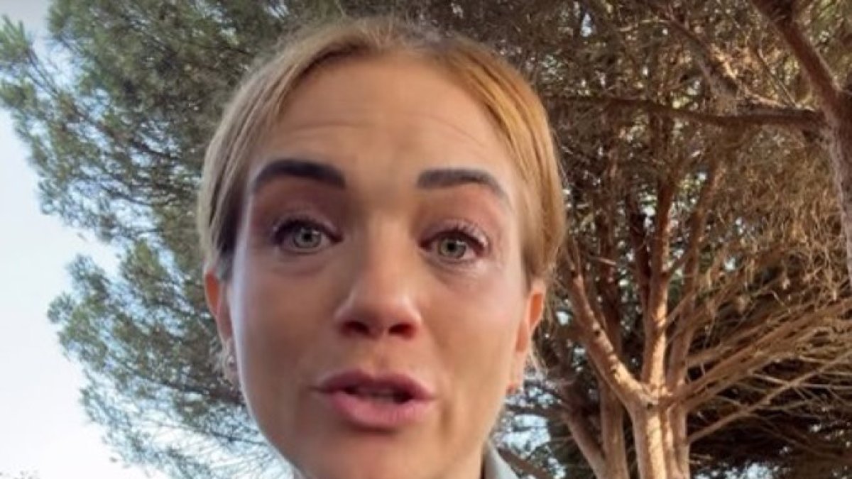 
                Beatriz Trapote demuestra que la vida de influencer no es color de rosa: su palo familiar más duro
             