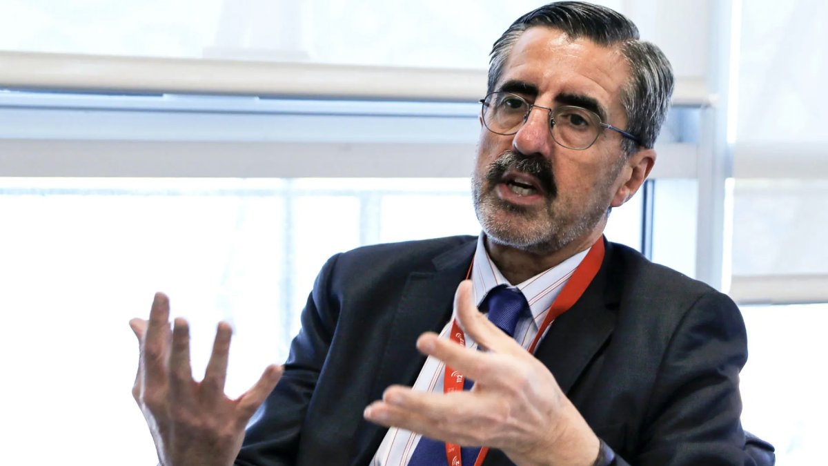 El Gobierno premia a José María Ángel: le cesa un mes después cobrando 10.000 euros
