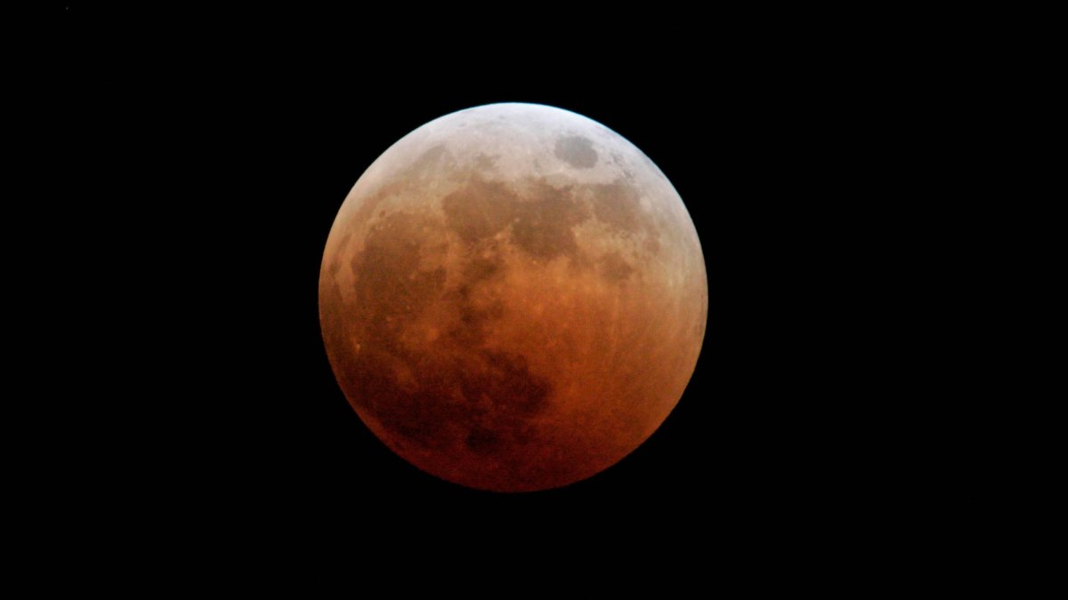Los 5 lugares de España donde el eclipse lunar del 7 de septiembre se verá mejor, según ChatGPT
