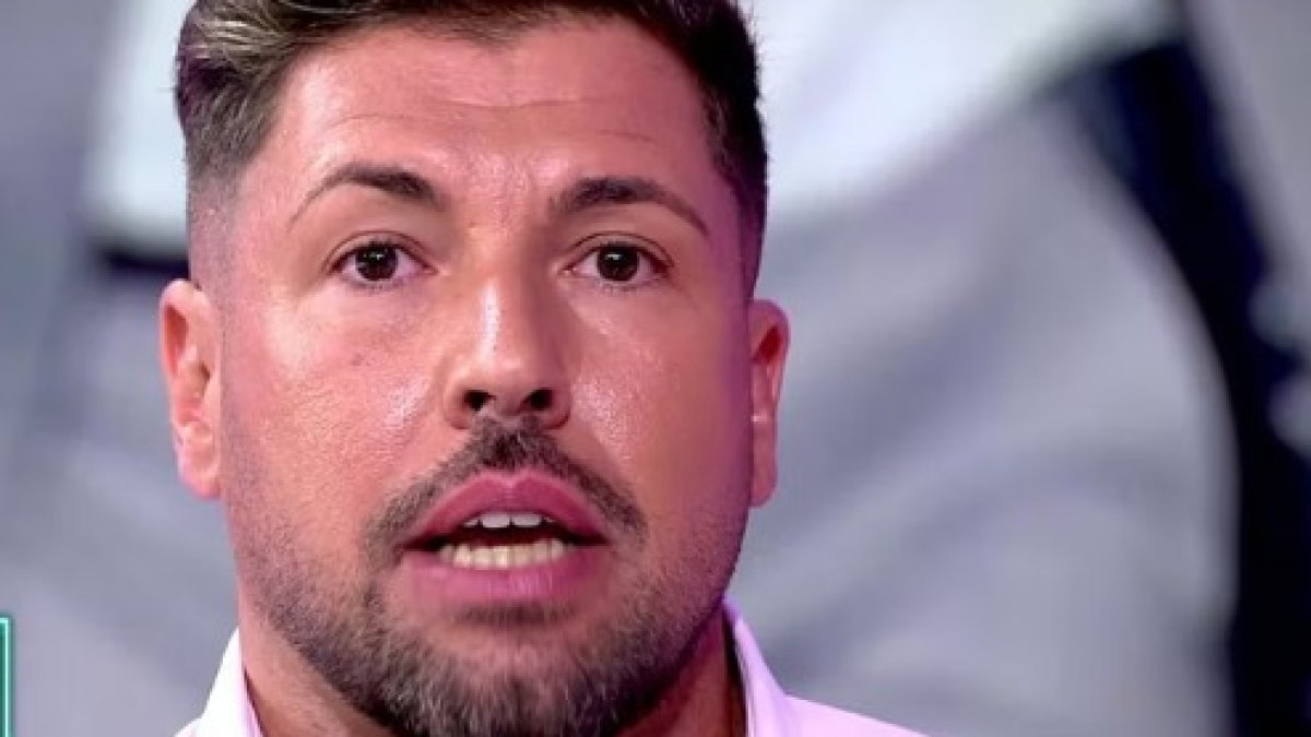 El sobrino de Ana Rosa Quintana pone la puntilla a Irene Rosales destripando el secreto de Kiko Rivera