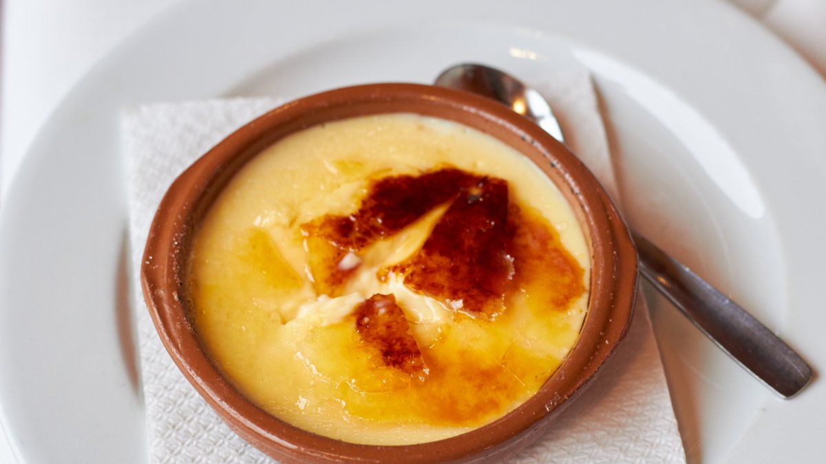 Crema catalana casera: el secreto de la abuela en cada cucharada