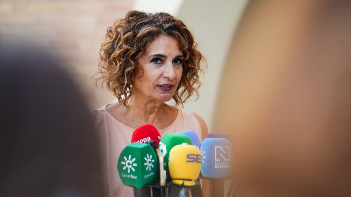 El PP de Moreno le refresca la memoria a María Jesús Montero tras su anuncio desde Sevilla