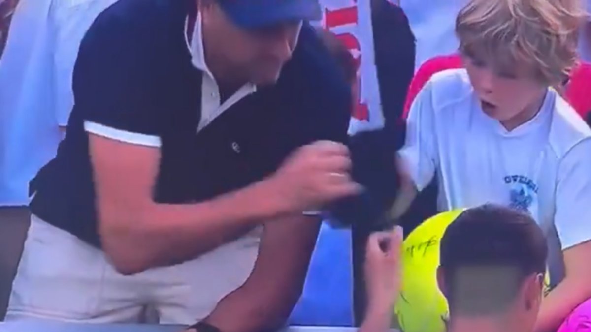 Indignación en el US Open: un adulto le roba a un niño la gorra que un tenista había regalado
