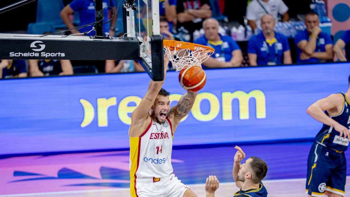 España reacciona y arrolla a Bosnia para sumar su primera victoria (88-67)