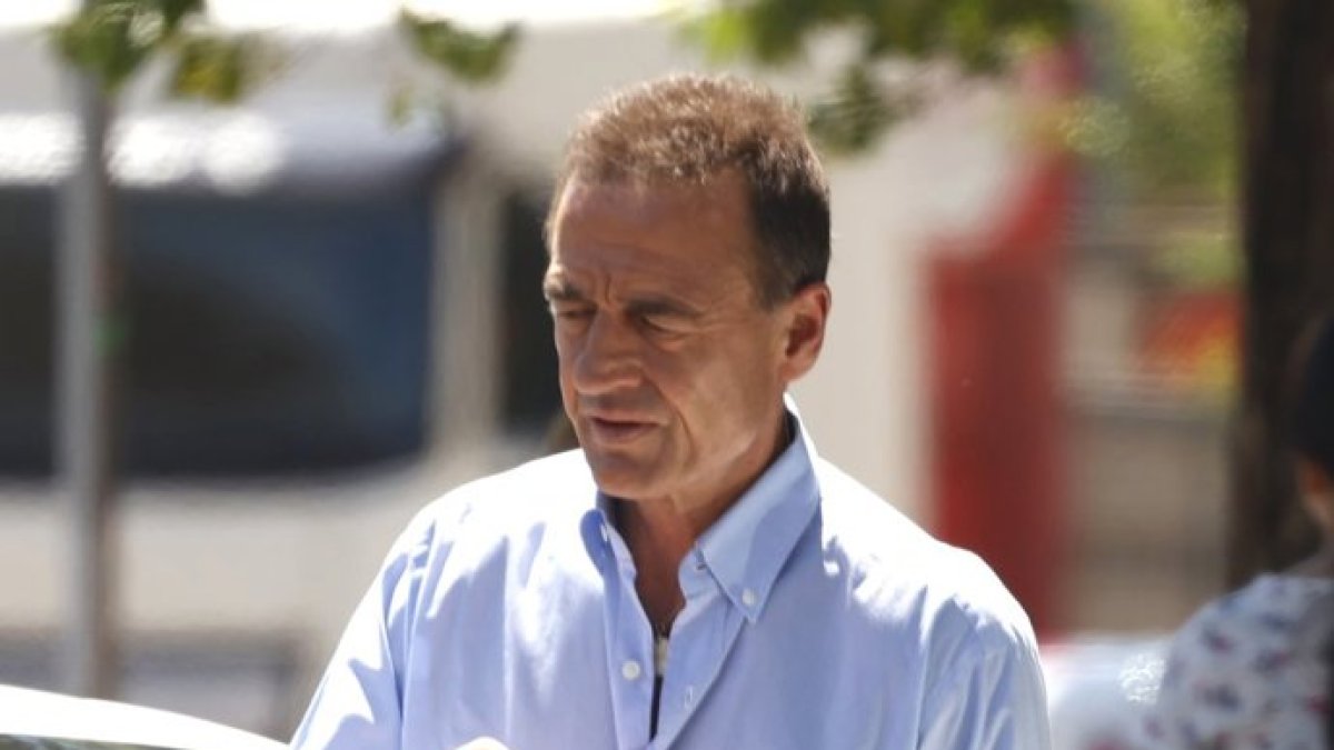 
                El motivo por el que las fotos de Lequio en bañador luciendo torso no han sido pactadas
             