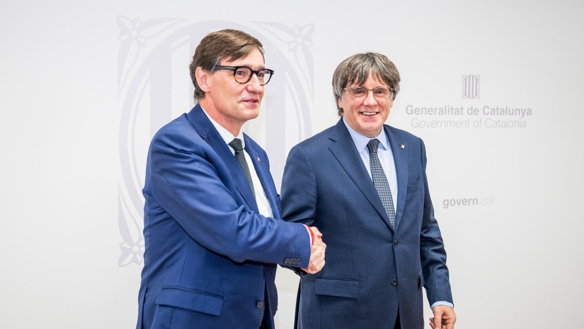Operación separatistas: Illa blanquea a Puigdemont y Sánchez aprueba la quita de la deuda que exigía ERC