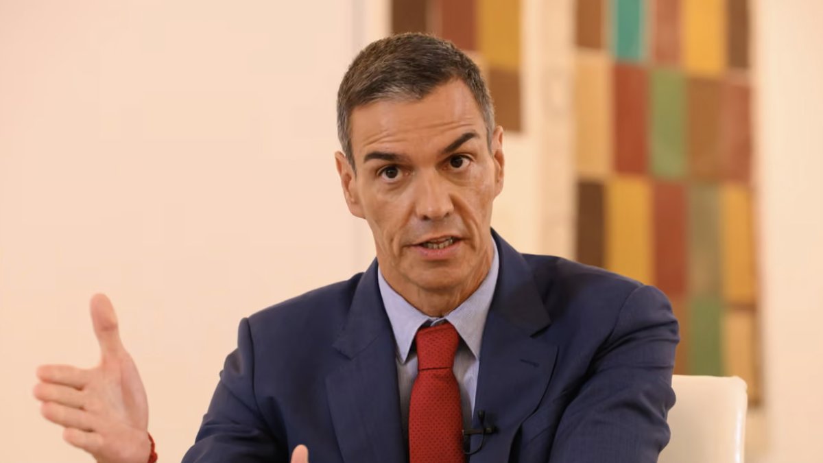 Pedro Sánchez, turista del insulto: exporta sus ataques contra los jueces hasta The Guardian