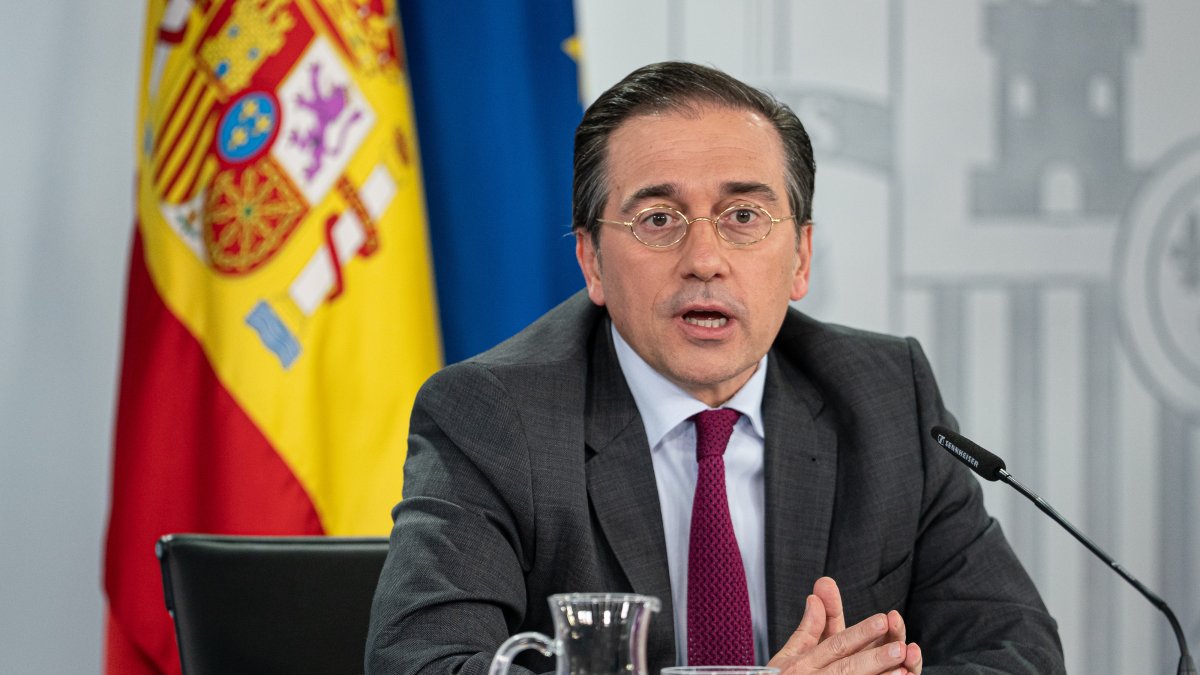 El Gobierno de Sánchez insulta al valenciano y se niega a reconocerlo en Europa: "sólo catalán"