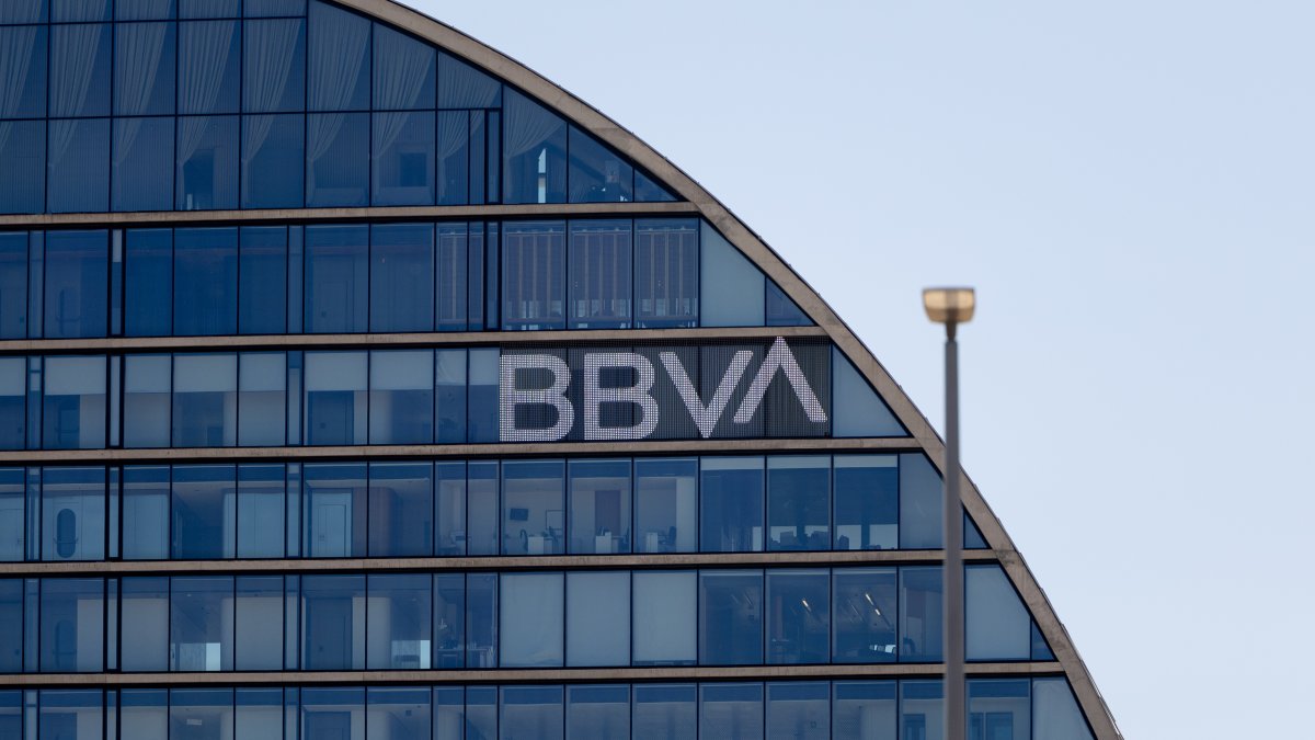 BBVA lanzará su OPA sobre Sabadell el próximo lunes y la cerrará el 7 de octubre