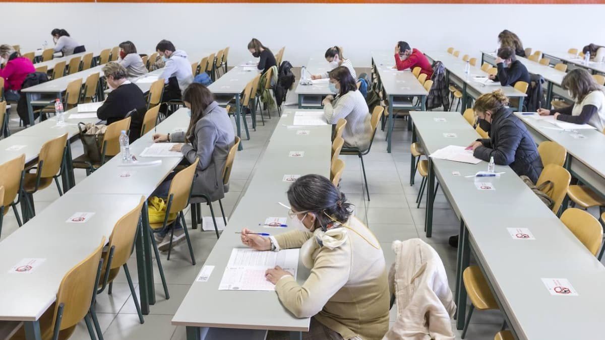 Casi la mitad de los adultos oposita o se plantea hacerlo