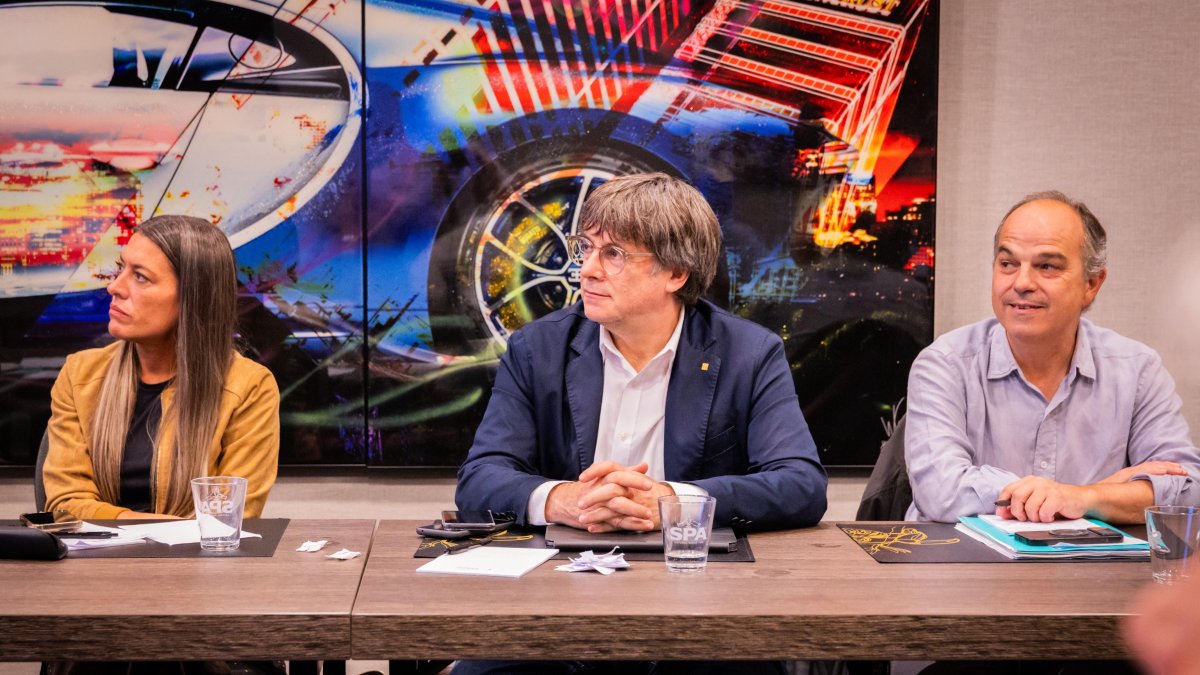 Sánchez claudica otra vez ante los separatistas catalanes: el jueves no habrá Pleno por la Diada