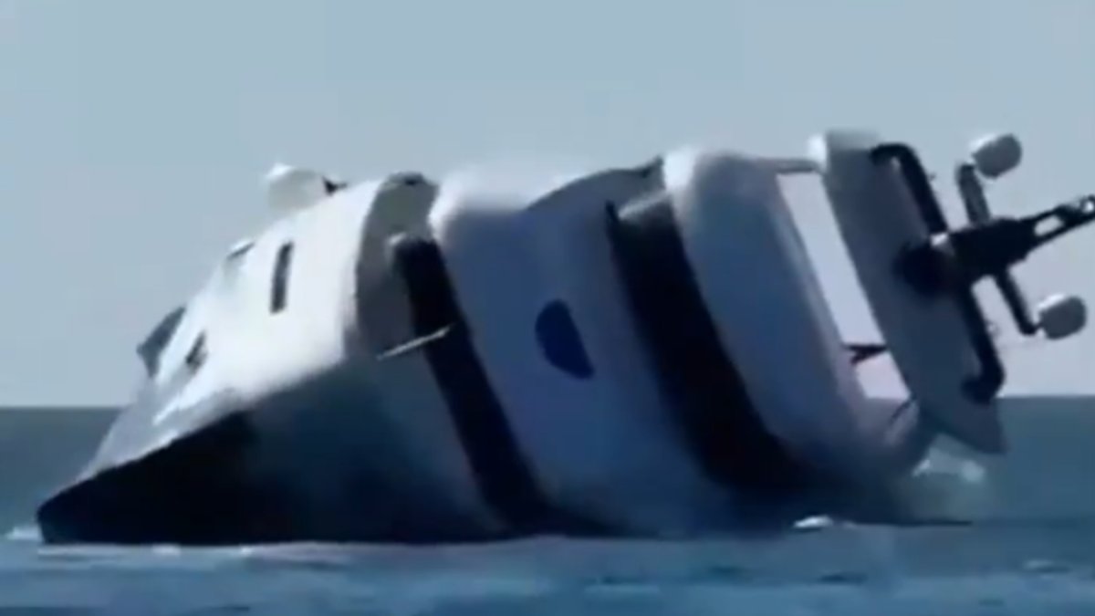 Construyen un yate de lujo que no consigue flotar: ¡se hundió a los 15 minutos!