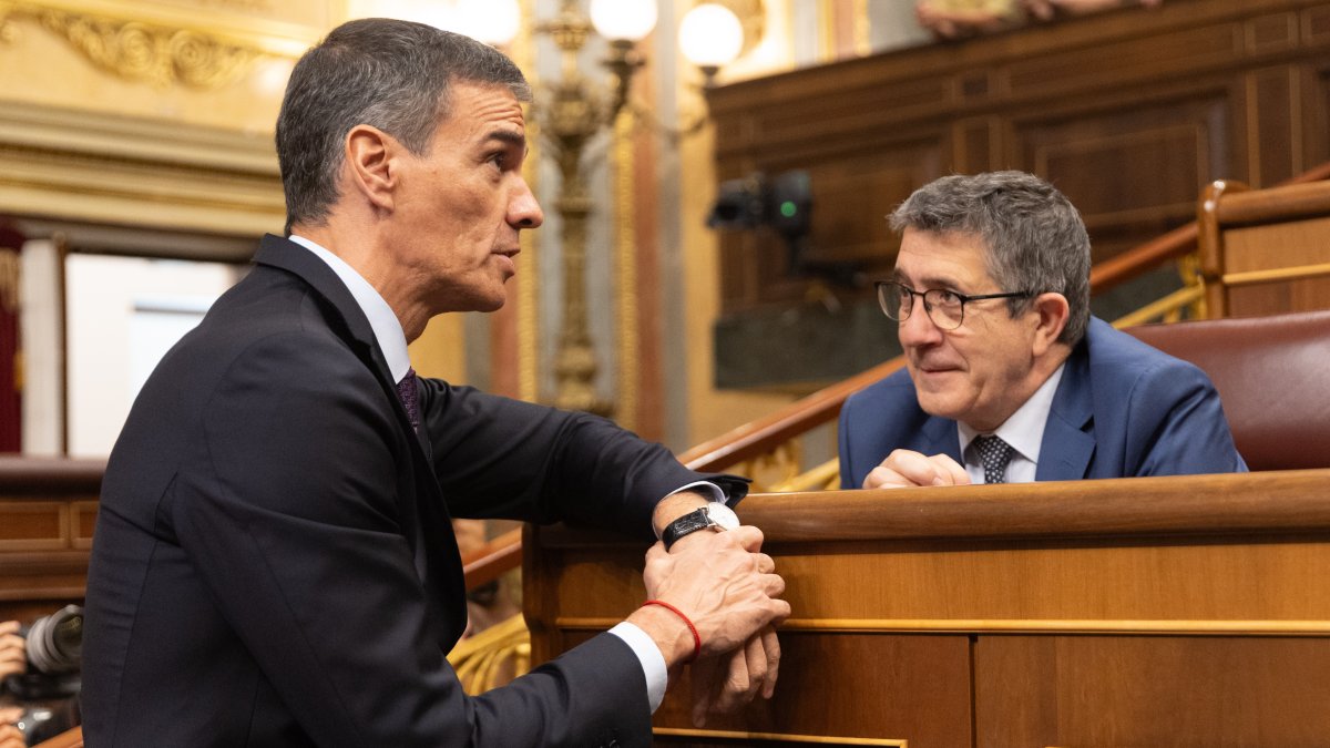 Patxi López carga contra Feijóo por "plantar" al Rey cuando Sánchez lo dejó tirado en Paiporta