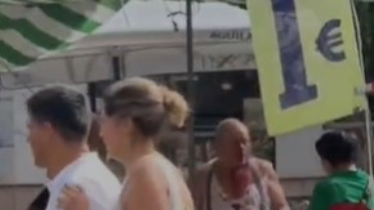 Captura del vídeo de la reyerta en el entorno de la plaza del Mercado Central