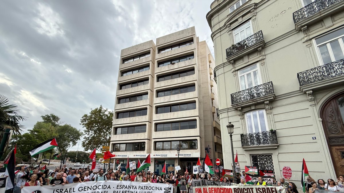 Una concentración reclama en València el corte