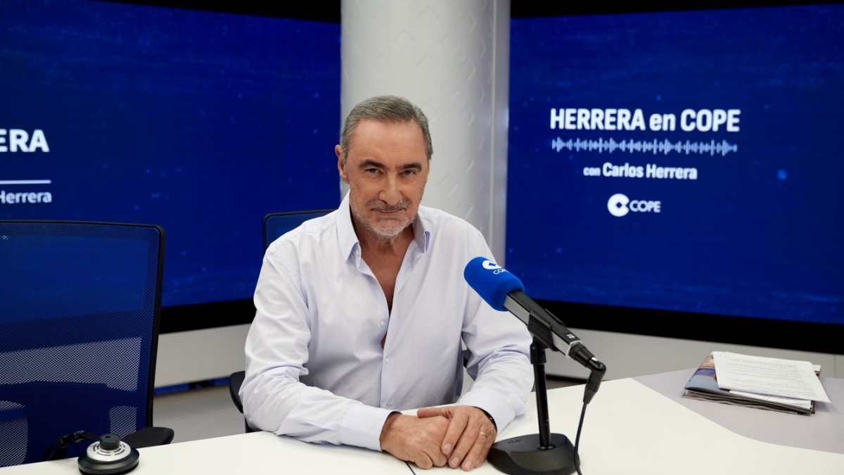 Pedro Sánchez ordena una insólita demanda penal contra Carlos Herrera por un editorial 'bomba'