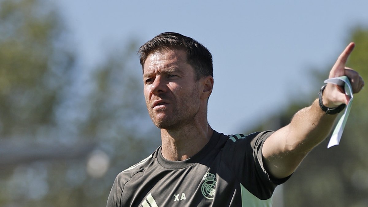 Xabi Alonso y una prueba exigente en su reencuentro con Anoeta