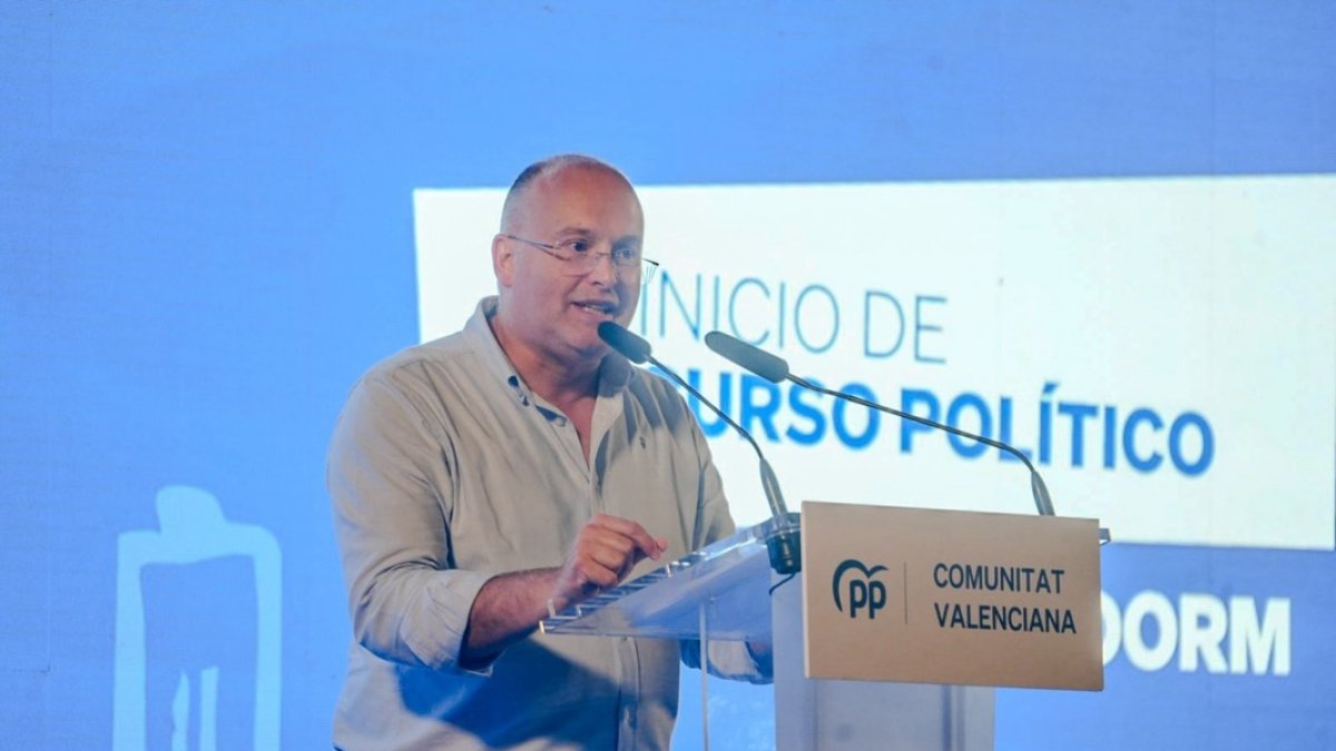 Tellado en Benidorm respalda a Mazón y cree que Sánchez "está contra las cuerdas" por su "infierno judicial y político"