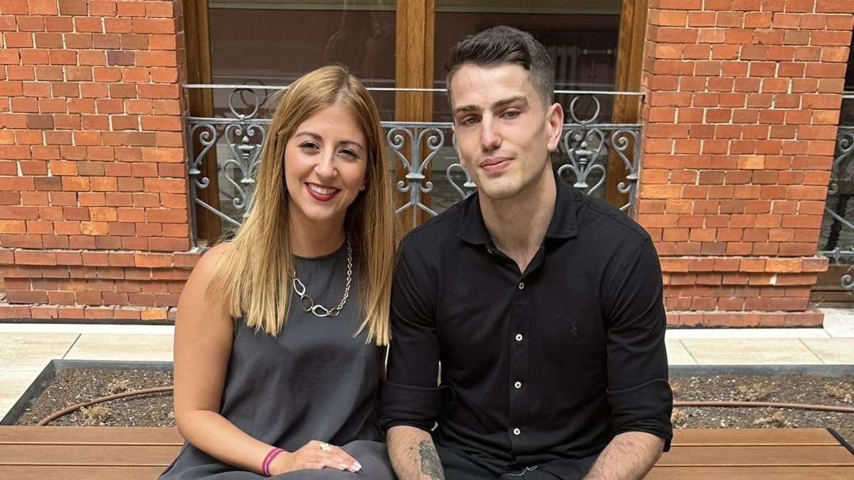 Carolina del Bosque, concejal de Juventud de Valladolid, con Rubén Rondón.