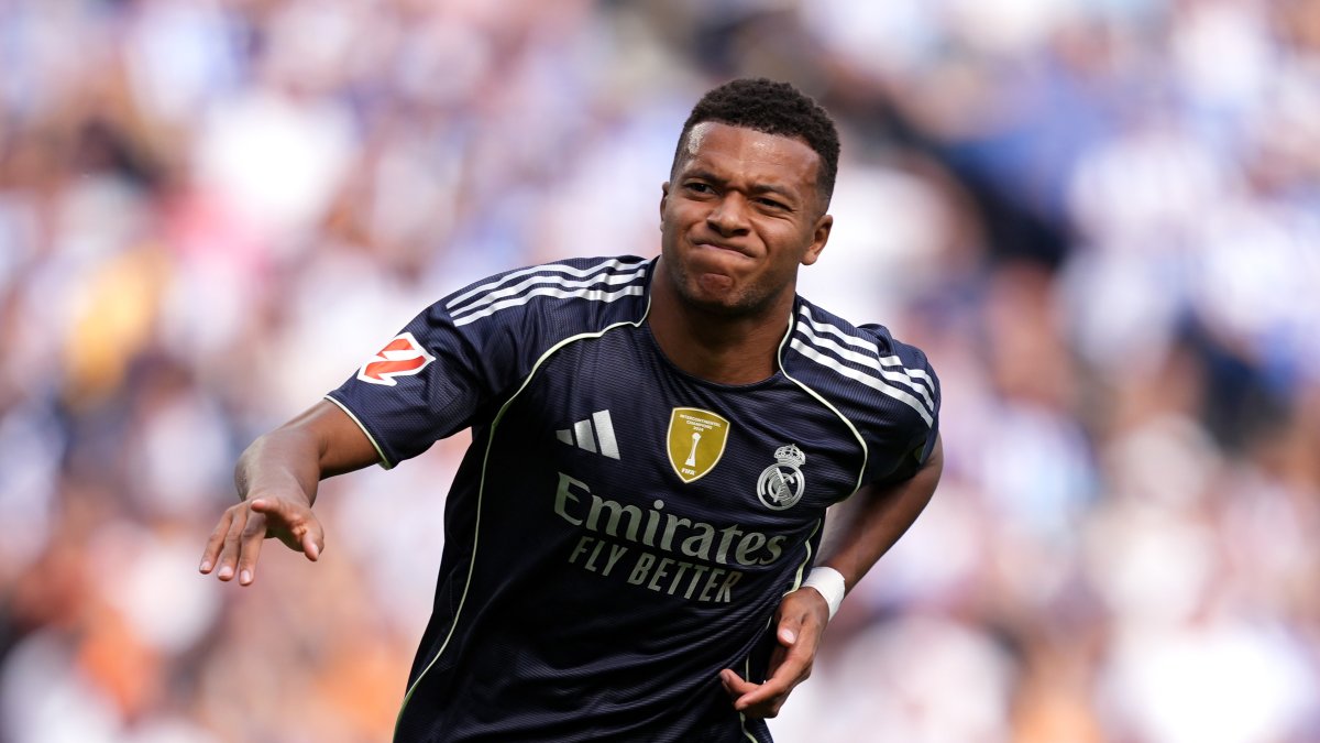 El Madrid sobrevive en Anoeta con Mbappé como salvavidas