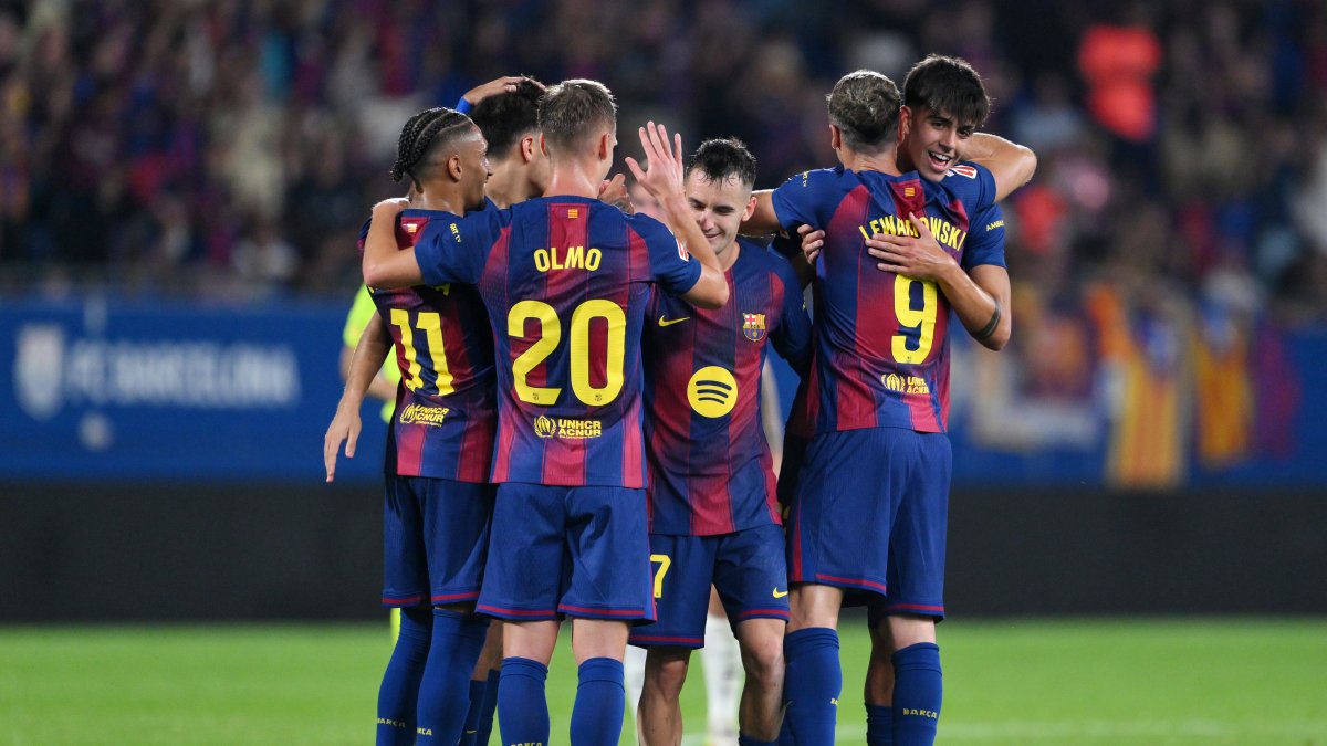 El Barcelona golea al Valencia en un monólogo de inicio a fin