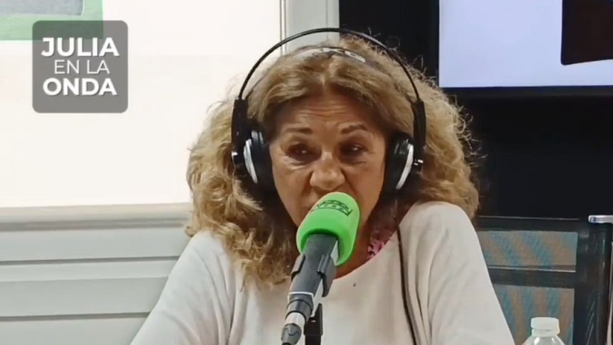 Ridículo de Lolita: se declara de izquierdas porque “no quiero que me prohíban fumar” cuando lo prohibió el PSOE