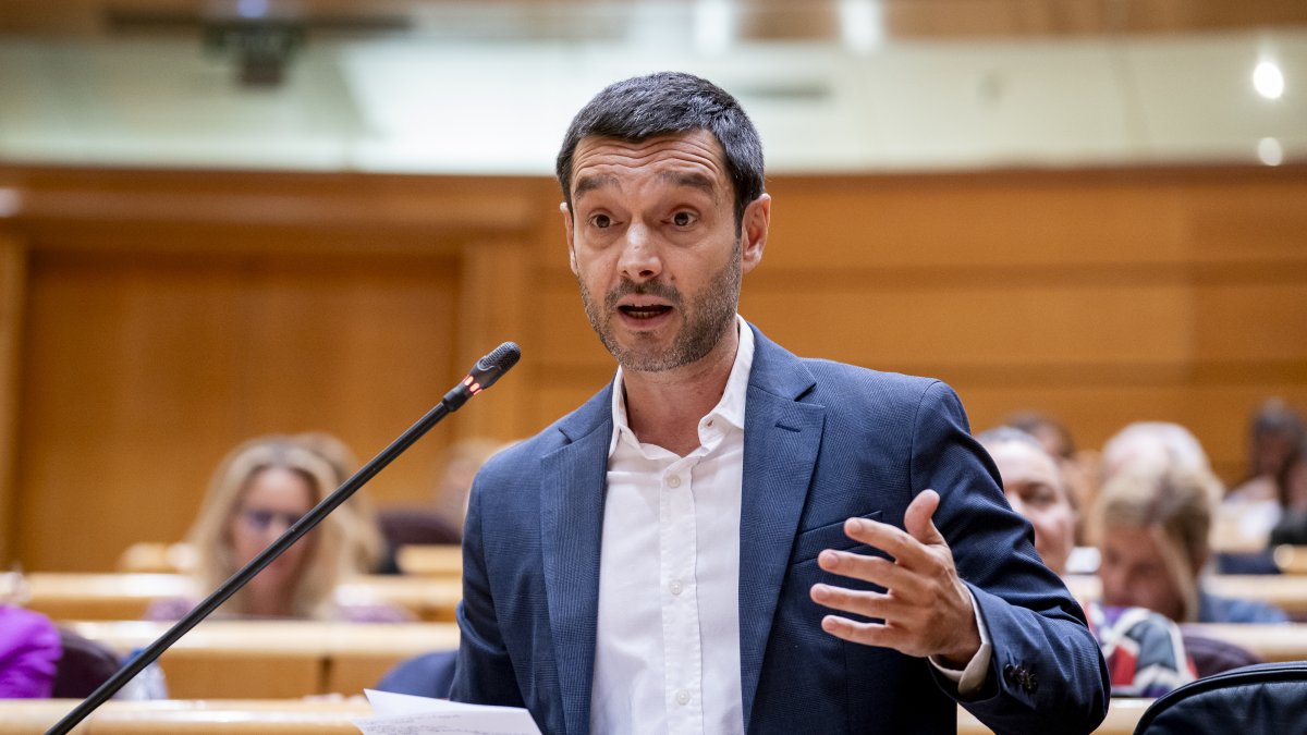 El Ministro de Consumo español lleva su guerra contra Ryanair hasta Europa