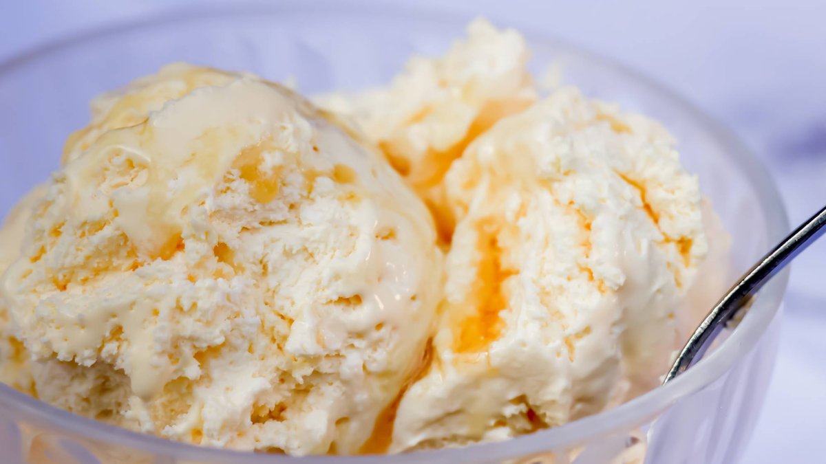 Helado con aceite de oliva y sal: el postre más raro de TikTok resulta ser una genialidad (y lo puedes hacer en 2 minutos)
